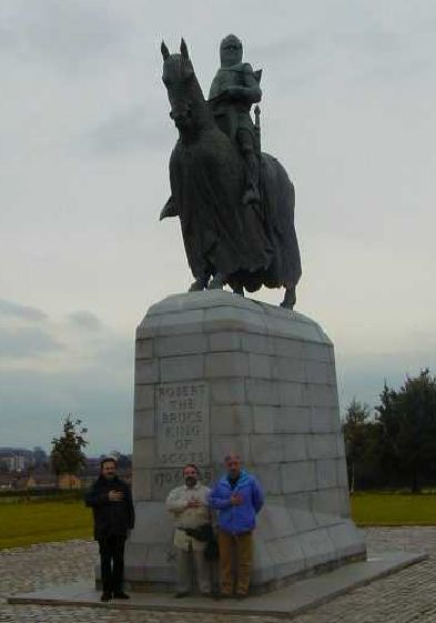 P.Corallini, R.Nozzolillo  e F.Bartoli  in visita alla statua di Robert The Bruce (2002)